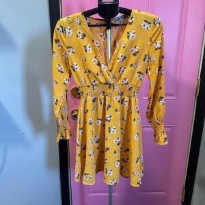 Almost Famous Yellow Floral Polka Dot Smocked Dress Long Sleeve‎ V-Neck Small